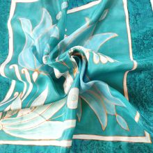 Türkiz tulipános selyemkendő