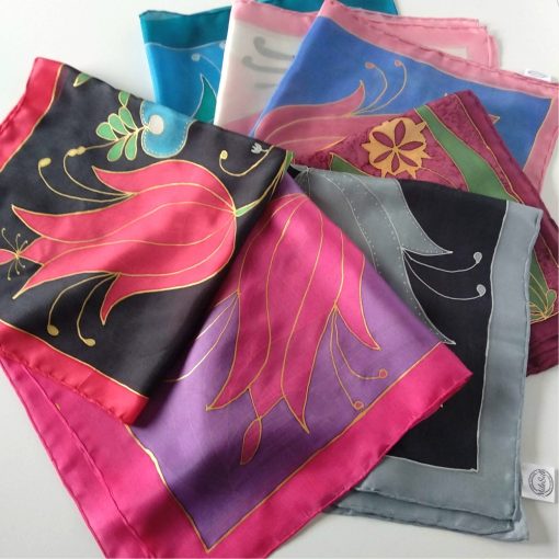 LILA SELYEMKENDŐ MAGENTA TULIPÁNOKKAL