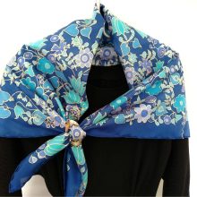 KÉK SZÁZVIRÁGÚ KENDŐ