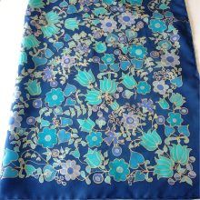 KÉK SZÁZVIRÁGÚ KENDŐ