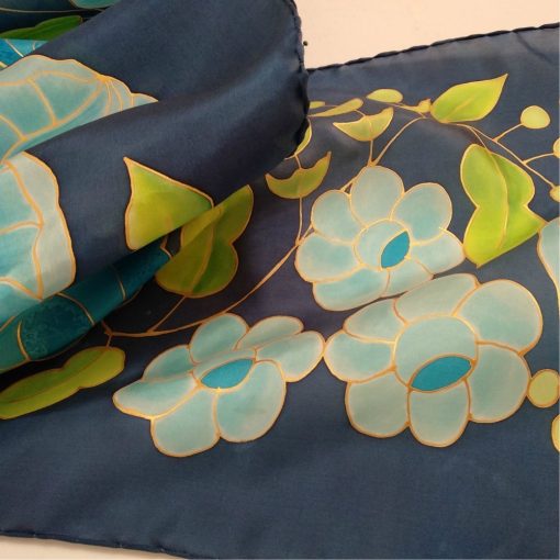 HOSSZÚ SÖTÉTKÉK SELYEMSÁL KALOCSAI MINTÁVAL