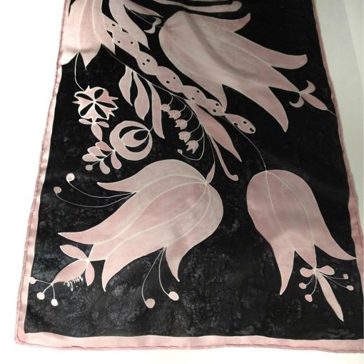 FEKETE SELYEMSÁL RÓZSASZÍN TULIPÁNOKKAL