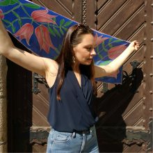 KÉK SELYEMSÁL RÓZSASZÍN TULIPÁNOKKAL