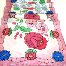 KALOCSAI MINTÁS STÓLA, RÓZSASZÍN SZEGÉLLYEL