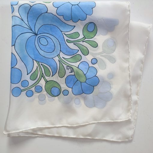MATYÓ INSPIRÁCIÓ, lágy kék és fehér harmóniában, 55 cm