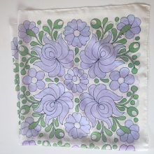 Matyó inspiráció, 90 cm-es selyemkendő, levendula